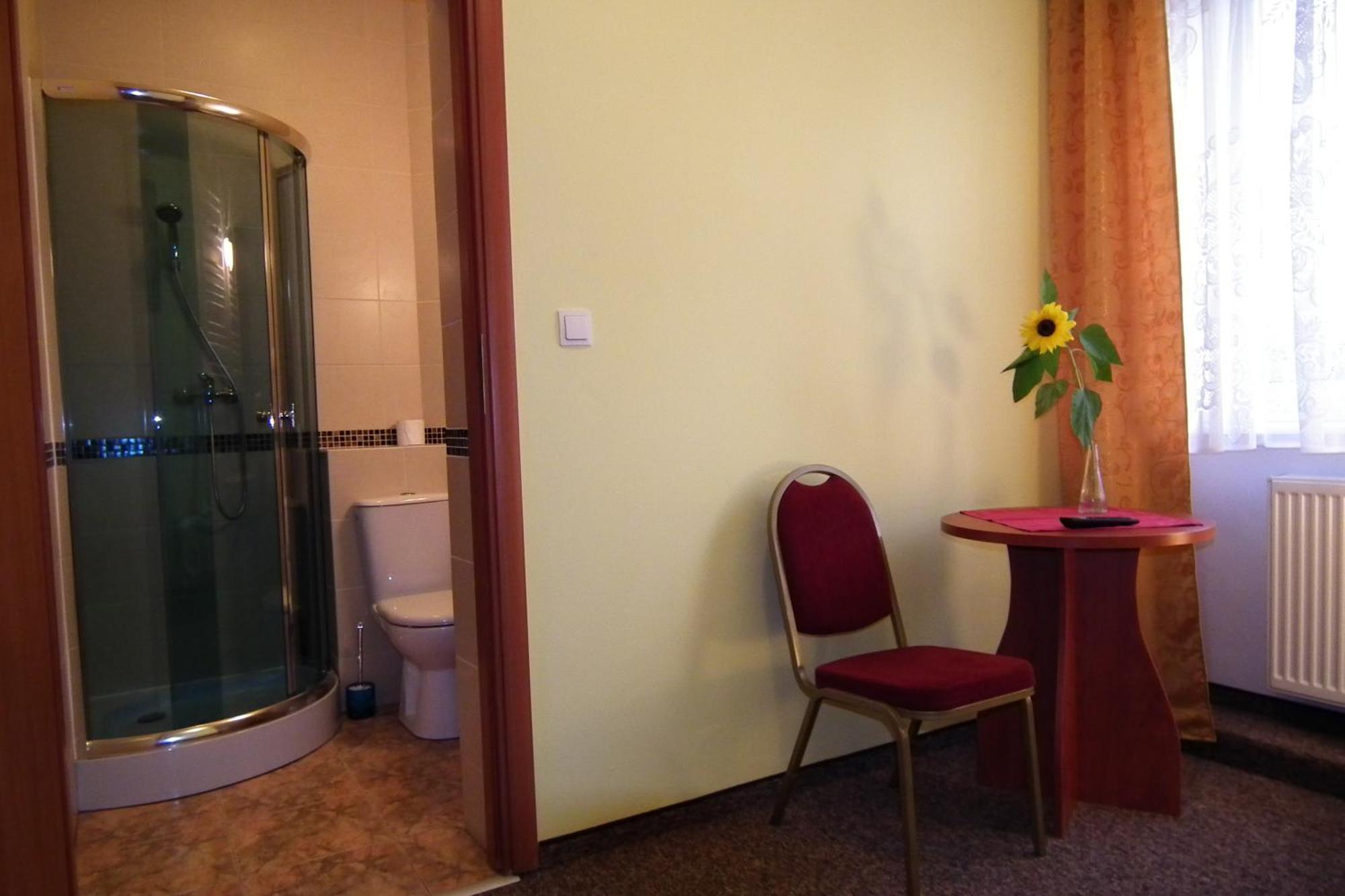 Hotelik Gold Raszyn Quarto foto
