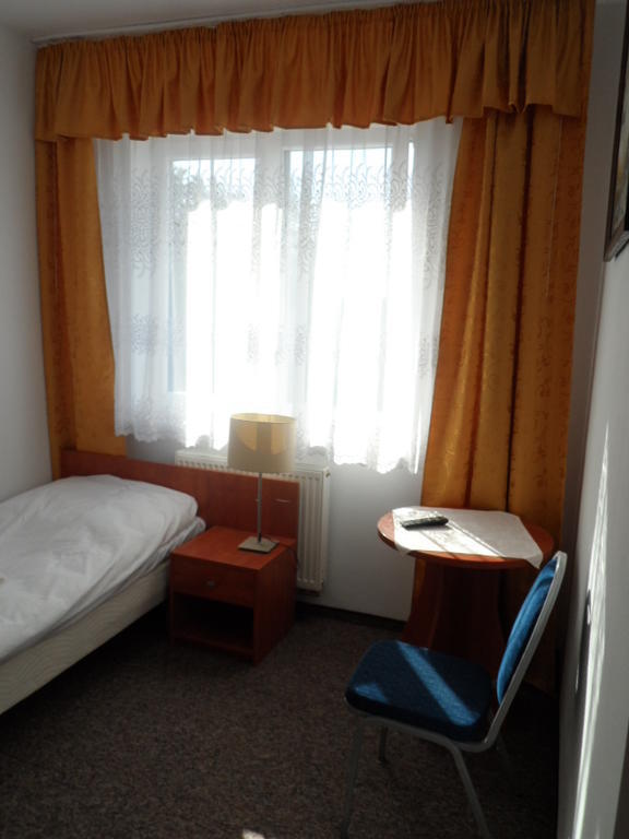 Hotelik Gold Raszyn Quarto foto
